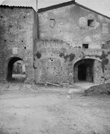 Vista d'un portal a Bàscara. 1919