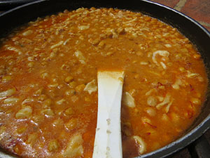 Gastro-Music-Painting, Live-Art a c&agrave;rrec de l'artista Carles Bros a Colera