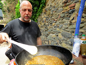 Gastro-Music-Painting, Live-Art a c&agrave;rrec de l'artista Carles Bros a Colera