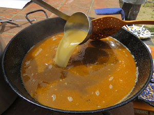 Gastro-Music-Painting, Live-Art a c&agrave;rrec de l'artista Carles Bros a Colera