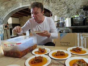 Gastro-Music-Painting, Live-Art a c&agrave;rrec de l'artista Carles Bros a Colera