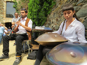 Gastro-Music-Painting, Live-Art a c&agrave;rrec de l'artista Carles Bros a Colera