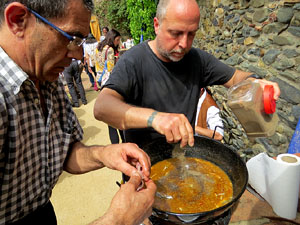 Gastro-Music-Painting, Live-Art a c&agrave;rrec de l'artista Carles Bros a Colera