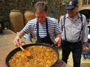 Gastro-Music-Painting, Live-Art a c&agrave;rrec de l'artista Carles Bros a Colera