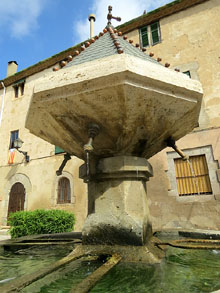 Plaça de mossèn Cinto Verdaguer