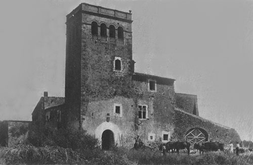 Vista general de Torre Guinarda a Corçà, segle XV. 1890-1936
