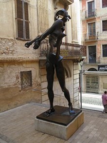 Homenatge a Newton. Bronze. Salvador Dalí