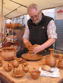 Fira del Porc FIPORC 2014. Fira d'oficis artesanals: el terrissaire