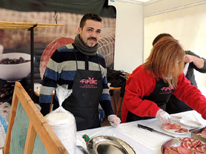 Fira del Porc FIPORC 2015. Elaboració de greixons, botifarres i carn de perol