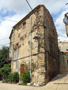 Casa de la cantonada de la plaça