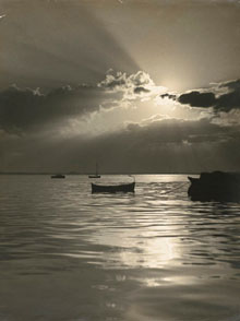 Costa de Roses. Barques amarrades al port. 1957