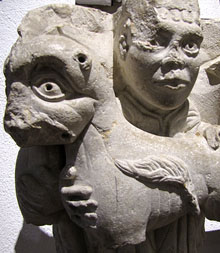 Capitell procedent de Sant Pere de Rodes