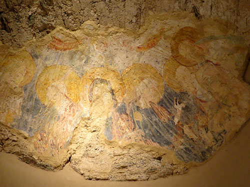 Pintura mural a la girola de l'esgl&eacute;sia