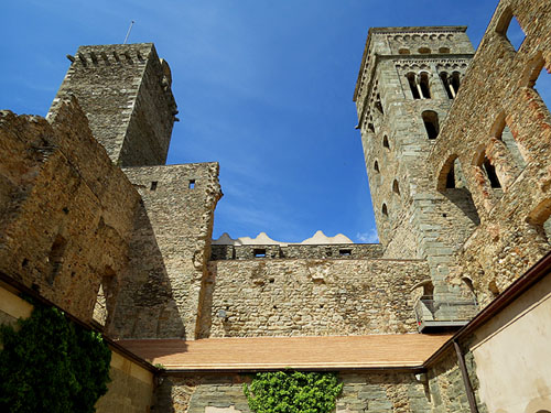 La torre i el campanar, des del claustre superior