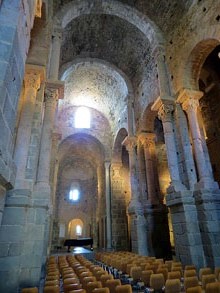 Nau de l'esgl&eacute;sia de Sant Pere de Rodes