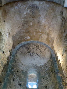 Cap&ccedil;alera de l'esgl&eacute;sia de Sant Pere de Rodes