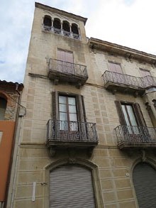 Façana de Sant Feliu de Pallerols