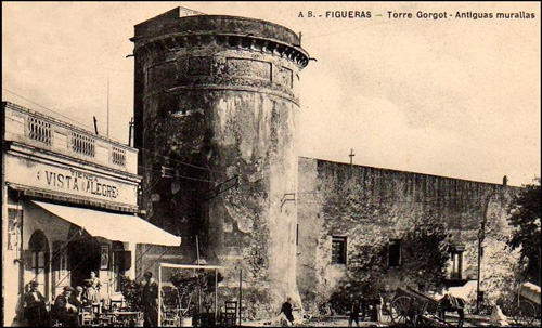 La Torre Gorgot (actual Torre Galatea) i llenç de muralla. Postal de principis segle XX