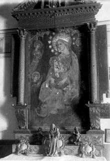 Retaule de la Mare de Déu a l'interior de l'ermita de Santa Caterina. 1922