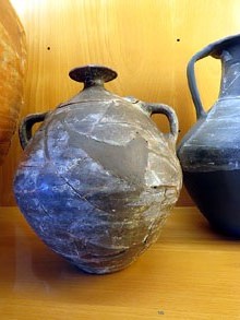 Gerra de cos globular i dues nanses. Ceràmica comuna ibèrica. 425-300 aC