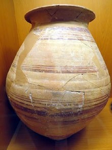 Gerra bicònica amb vora exvasada de ceràmica ibèrica pintada. 540-400 aC