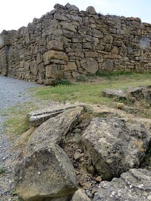 Muralla i entrada porta 1. Segle III aC