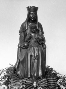 Imatge de la Mare de D&eacute;u a l'altar de la capella de la Molina. 1930