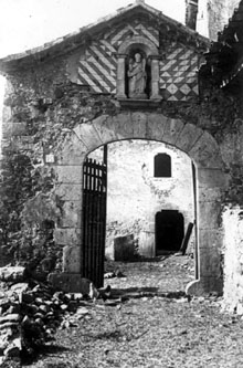Portal de Can Bofí de la Torre amb imatge de Sant Narcís i enrajolat. Ca. 1927