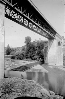 El pont d'Esponellà sobre el riu Fluvià. 1911