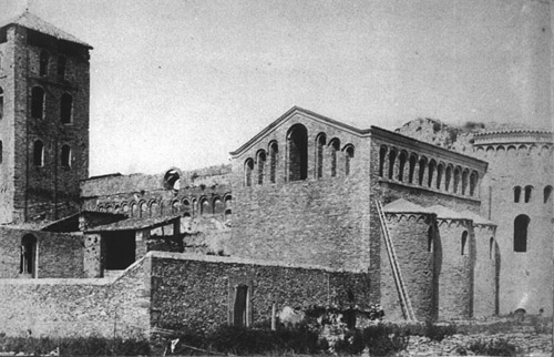 Restauraci&oacute; dels absis del monestir. 1886