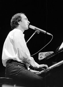 El cantautor Llu&iacute;s Llach (1948)