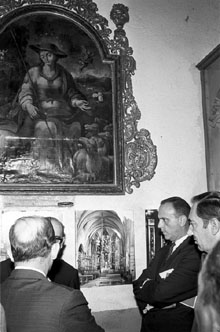 Visita del ministre d'Informació i Turisme, Manuel Fraga Iribarne, a Llívia. A la dreta, el ministre i el governador civil de Girona, Ramon Muñoz-González. 1969