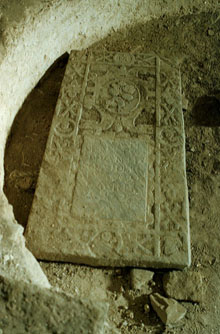 L`pida sepulcral a l'església