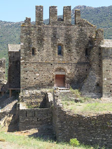 Façana del monestir de Sant Quirze de Colera