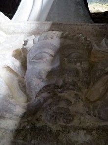 Relleu de l'església de Santa Maria