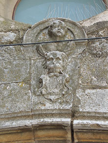Relleu de l'església de Santa Maria