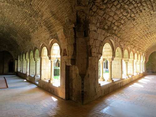 Claustre de l'església de Santa Maria de Vilabertran