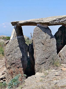 Dolmen de Vinyes Mortes I. 1a meitat 3000 aC