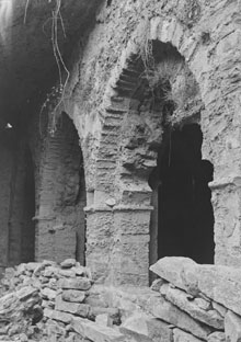 Interior en ruïnes del monestir de Sant Pere de Rodes. 1925