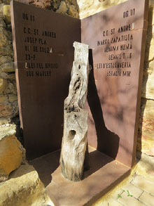 Escultura a l'espai de l'església de Sant Andreu d'Ullà