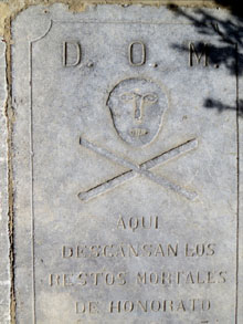 Làpida mortuòria a l'entrada de l'església de Santa Maria d'Ullà