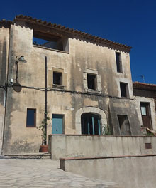 Façana de les antigues escoles